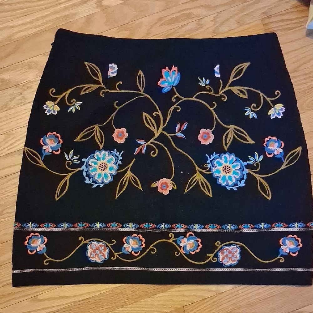 Black Embroidered Floral Mini Skirt - Black